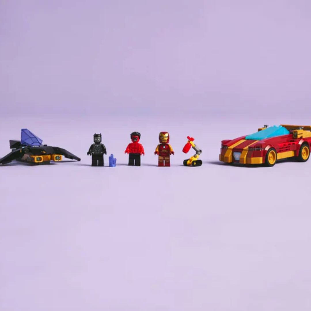 Lego 76310 Super Heroes Marvel Iron Man Car & Black Panther Vs. Red Hulk (295 Pieces)