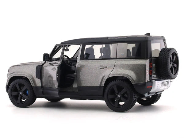 2022 Land Rover Defender 110 silver 1:24 Bburago licensed diecast Scale Model car
