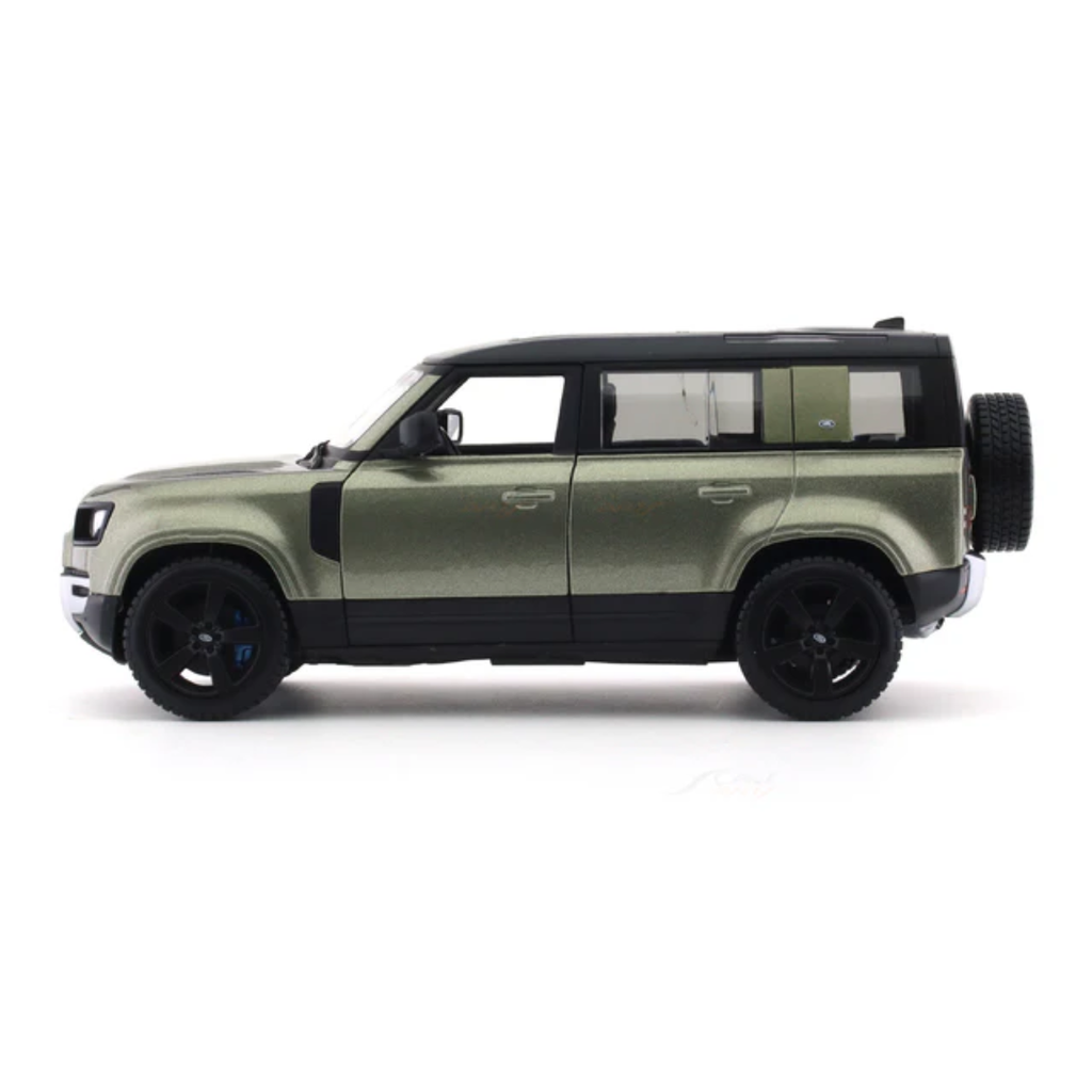 2022 Land Rover Defender 110 green 1:24 Bburago licensed diecast Scale Model car