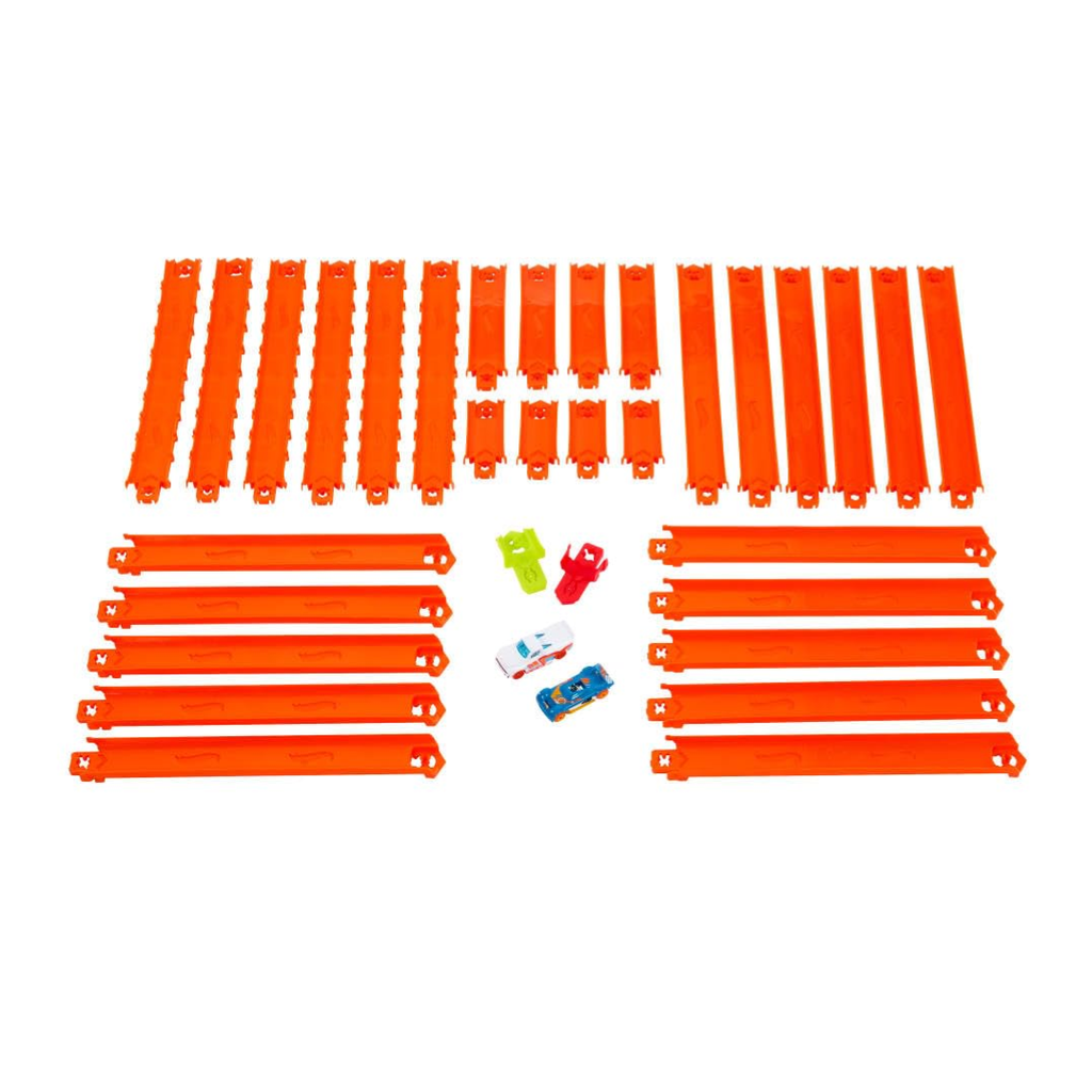 Hot Wheels Track Creator 2-Car Deluxe Pack with 2 1:64 Scale Die-Cast Toy Vehicles, 25 Feet of Different Length Speed Snap Track & Connectors