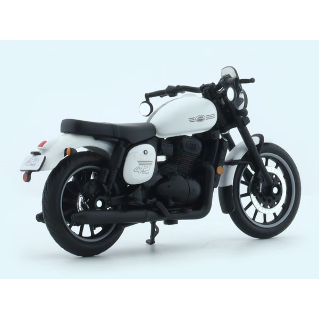 Jawa 42 White 1:18 Maisto licensed diecast scale model bike collectible