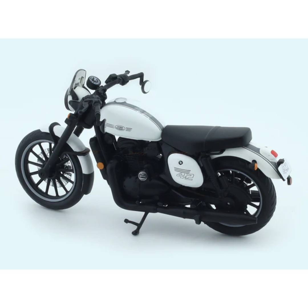 Jawa 42 White 1:18 Maisto licensed diecast scale model bike collectible