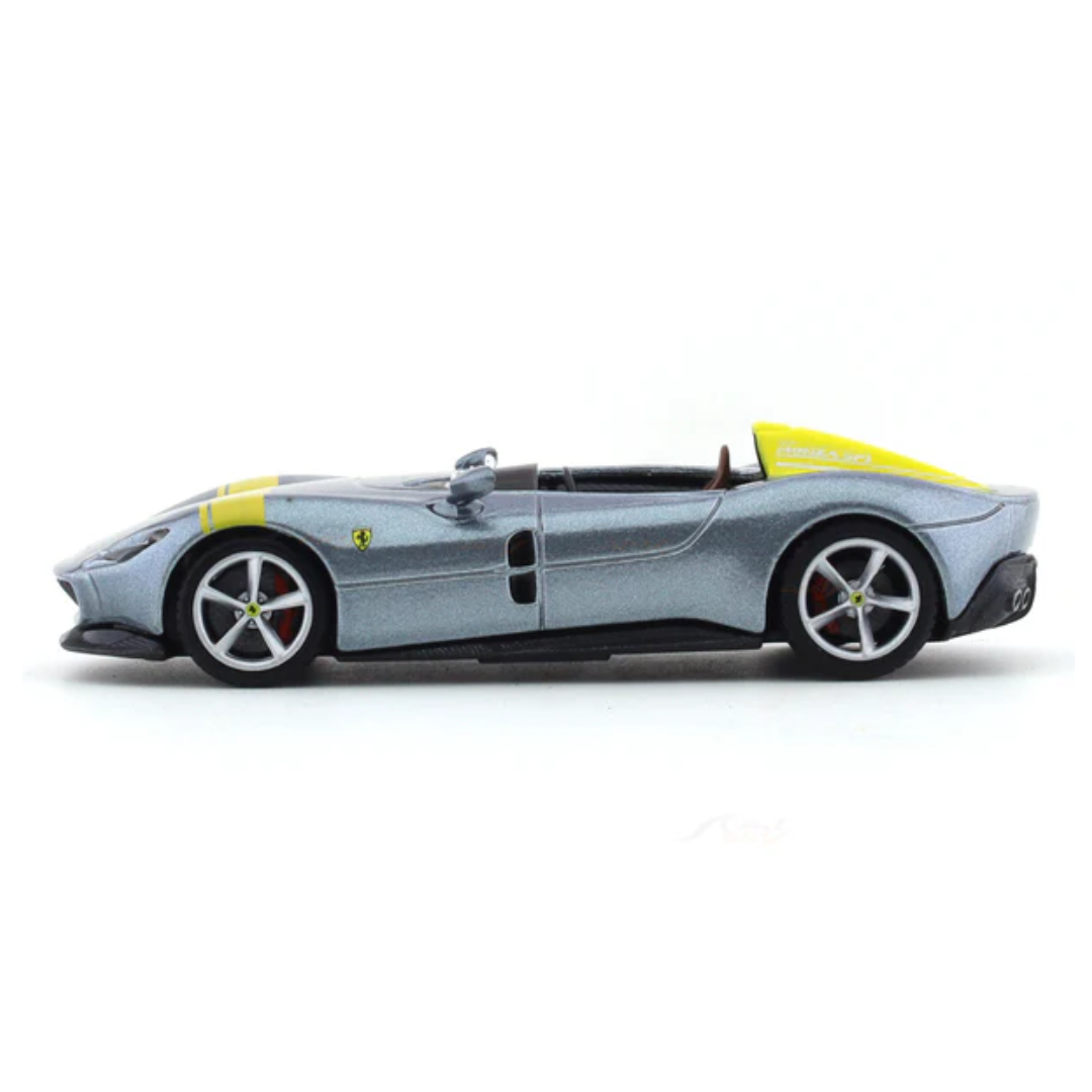 Ferrari Monza SP1 Silver 1:43 Bburago Signature diecast scale model car