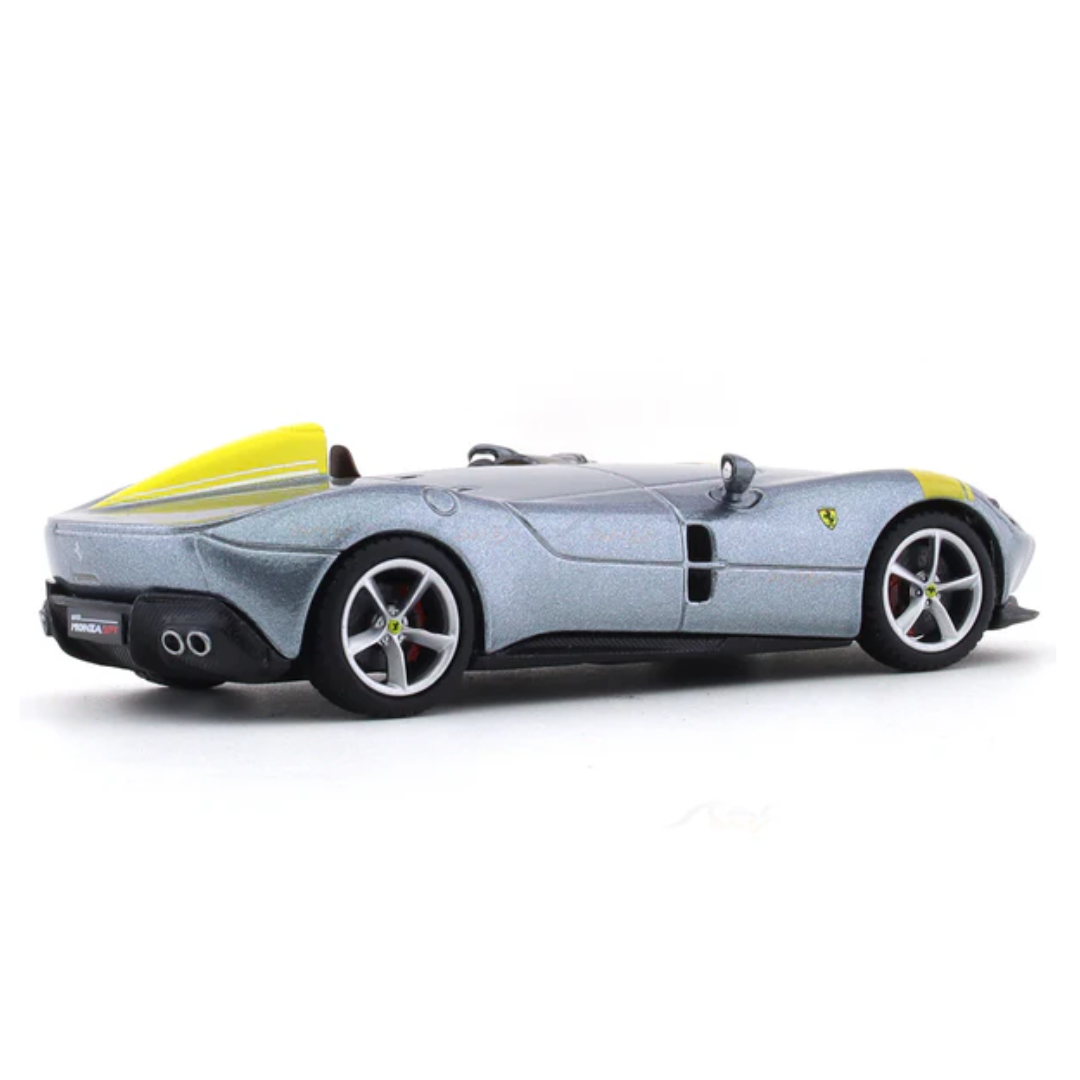 Ferrari Monza SP1 Silver 1:43 Bburago Signature diecast scale model car