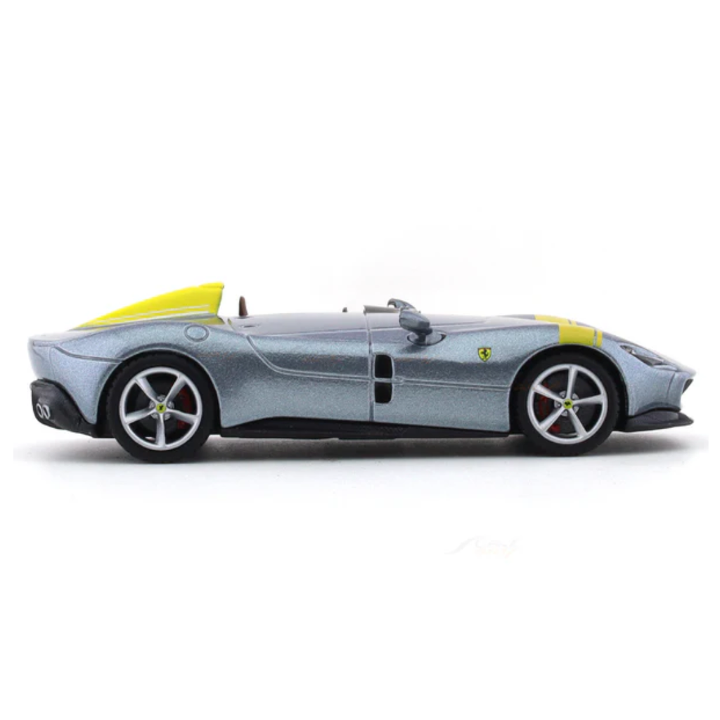 Ferrari Monza SP1 Silver 1:43 Bburago Signature diecast scale model car
