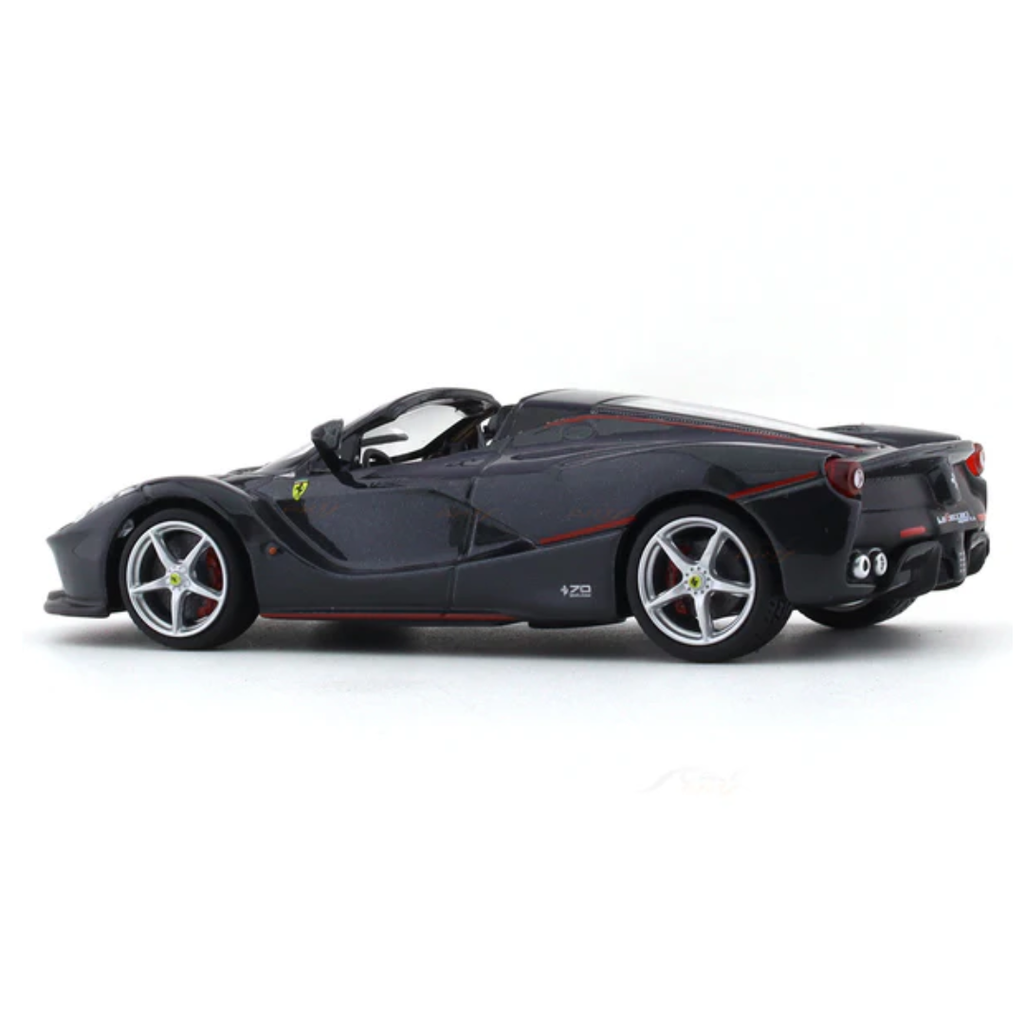 La Ferrari Aperta Black 1:43 Bburago Signature diecast scale model car