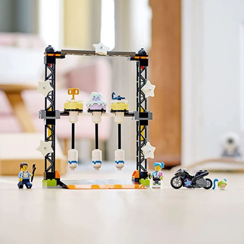 LEGO City 60341 The Knockdown Stunt Challenge