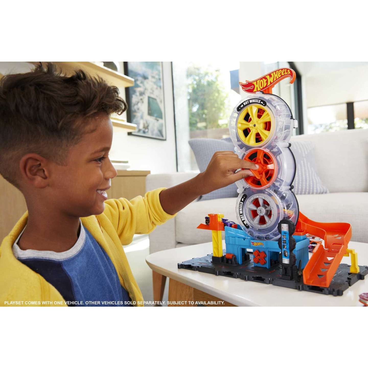 Hot Wheels City Super Twist Tire Shop Playset and Car