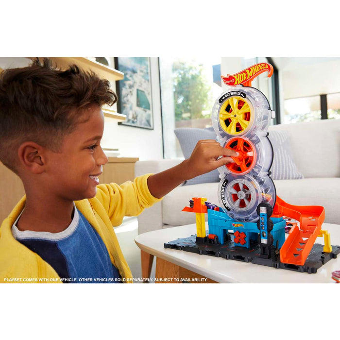 Hot Wheels City Super Twist Tire Shop Playset and Car